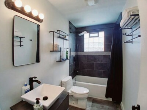 Beautiful 4 bed/2 bath home in PHX