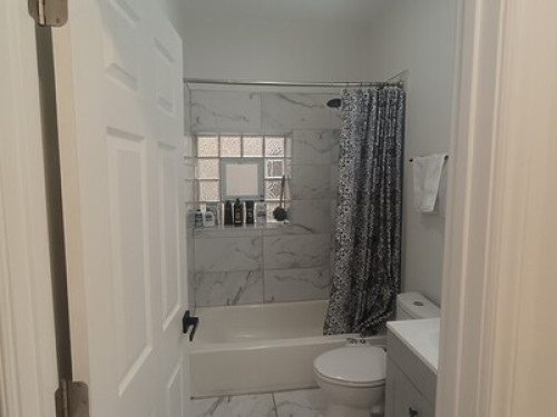 Large private room shared host home - Gallery - 6