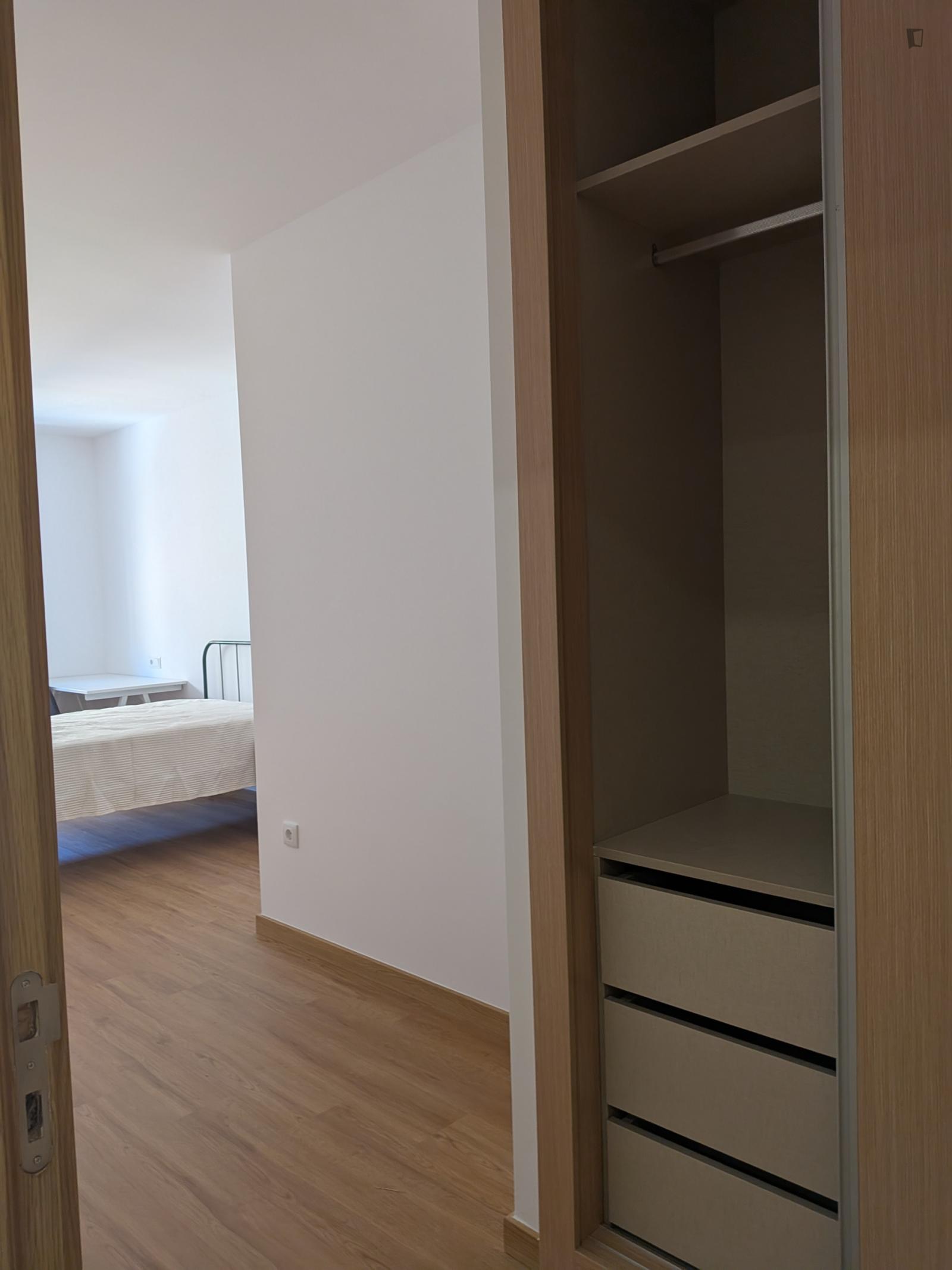  Nice Bedroom In A 4-Bedroom Flat  -  Nice bedroom in a 4-bedroom flat  - Gallery -  1