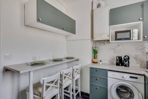 Chambre double, avec balcon, dans un appartement de 3 chambres