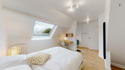 Single ensuite bedroom near Square Emmanuel Fleury