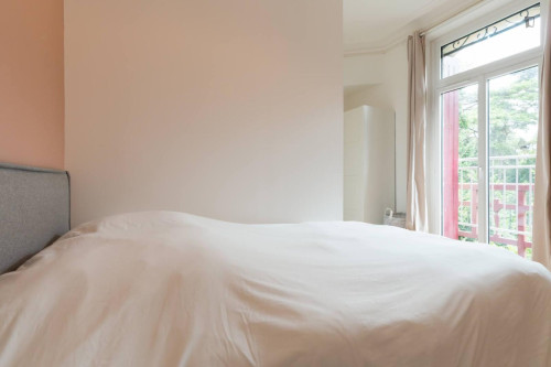 Wonderful double ensuite bedroom in Orvault