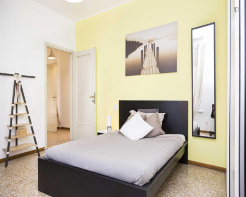 Inviting single bedroom in Portello  - Gallery -  5