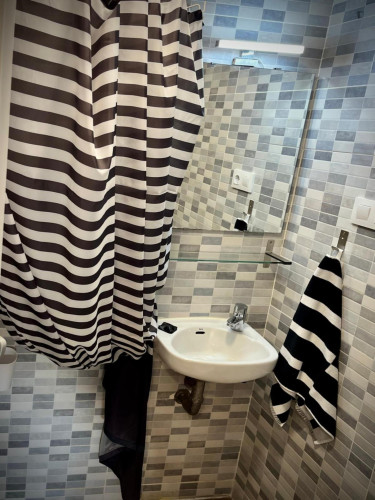 Cozy ensuite single bedroom very close to the university