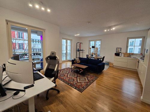 Bright 3-Room Apartment with Balcony in Berlin-Mitte