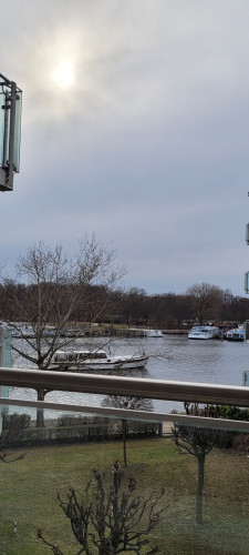 A Freshly Renovated Home: Modern 2-Bedroom Apartment in Berlin-Stralau