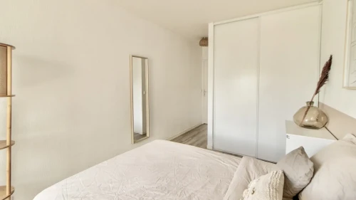 Room in a shared 5-bedroom apartment for rent in Suresnes, all bills included. - Gallery - 8