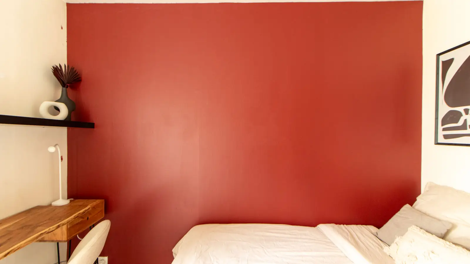 Bedroom 4 - Room in a shared 5-bedroom apartment for rent in Suresnes, all bills included. - Gallery - 3