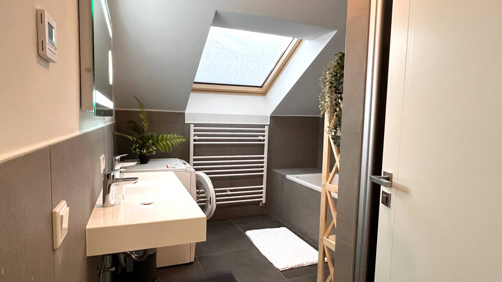 3-Bedroom Apartment For Rent In Neu-Esting - 2