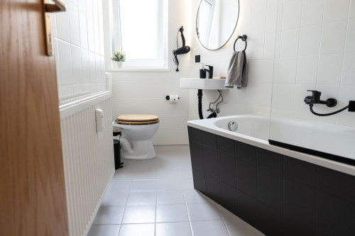 Elegant City Apartment in Damenviertel • Walk Everywhere - Gallery - 26
