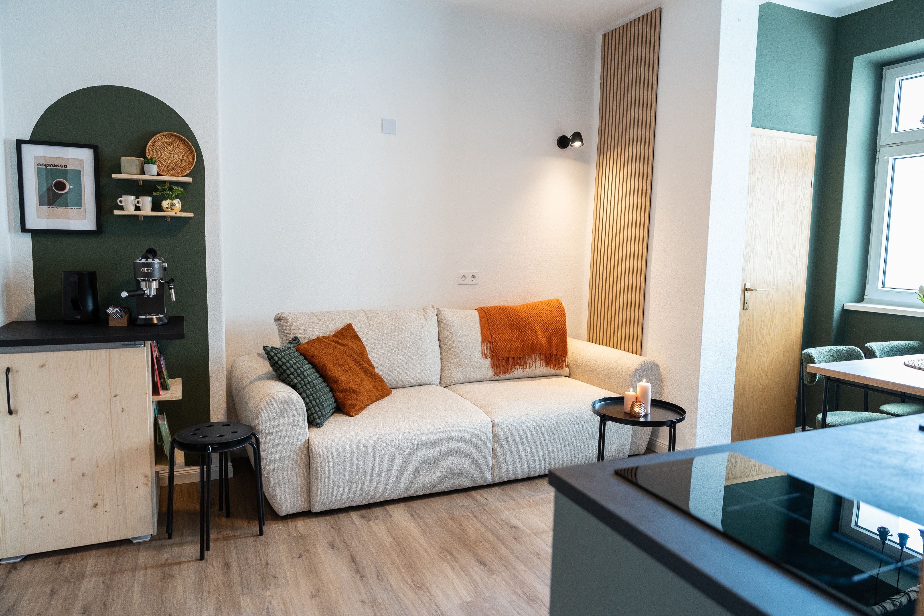 Elegant City Apartment In Damenviertel • Walk Everywhere - Elegant City Apartment in Damenviertel • Walk Everywhere - Gallery - 12