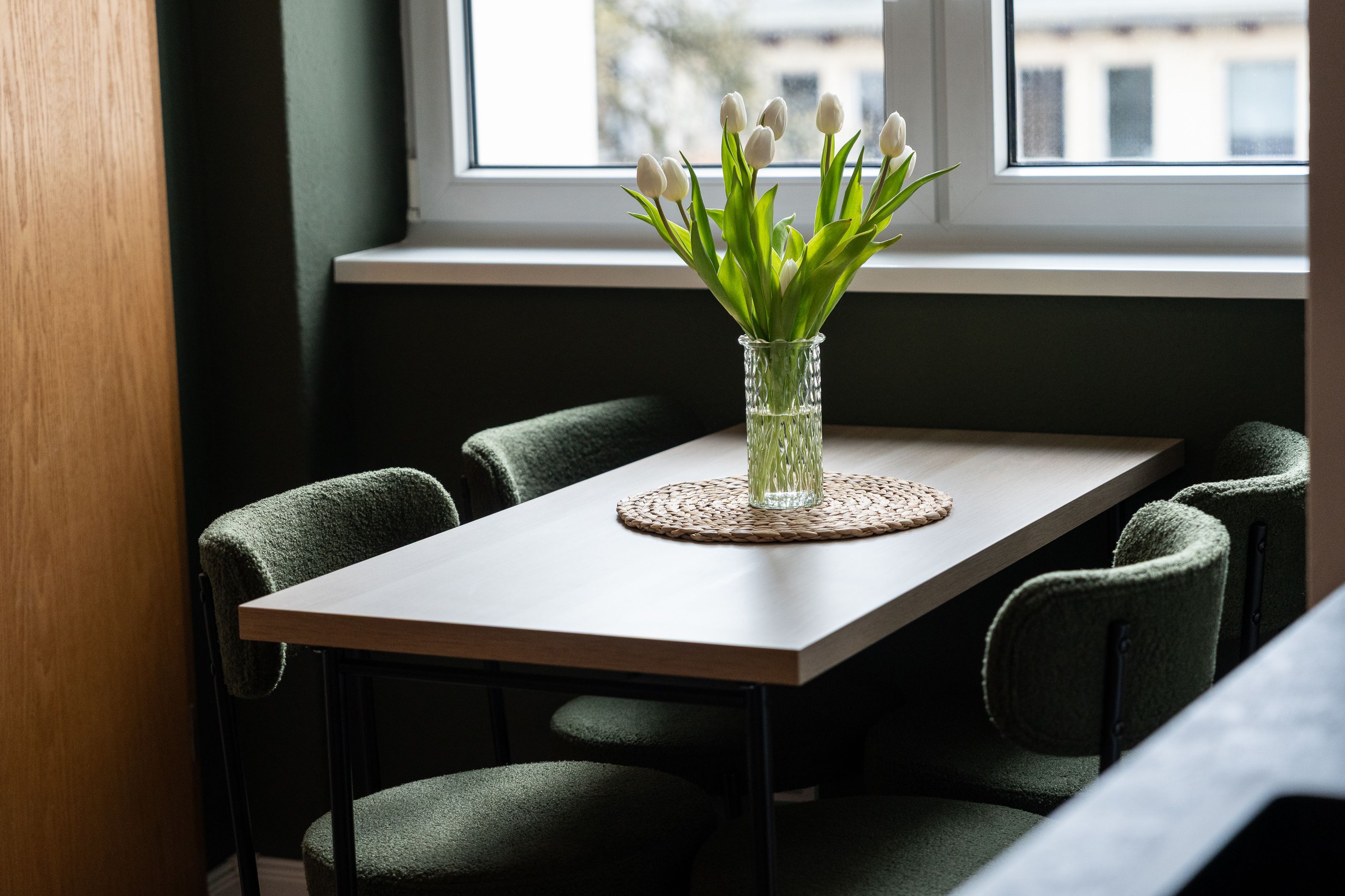 Elegant City Apartment In Damenviertel • Walk Everywhere - Elegant City Apartment in Damenviertel • Walk Everywhere - Gallery - 17