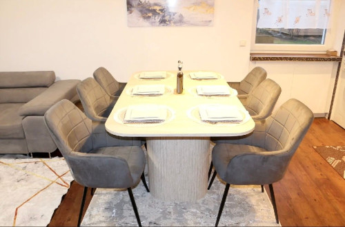 Your Quiet 3-Room Escape in a Busy World