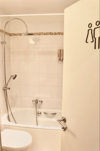 Your Quiet 3-Room Escape in a Busy World - Gallery - 25