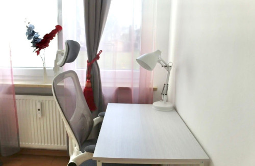 Your Quiet 3-Room Escape in a Busy World - Gallery - 5