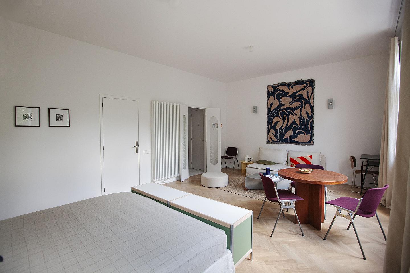 Suite 1 - 20