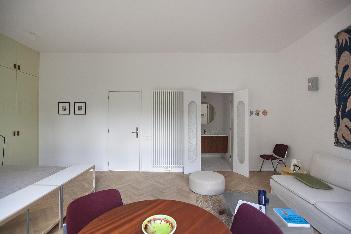 Suite 1 - 33