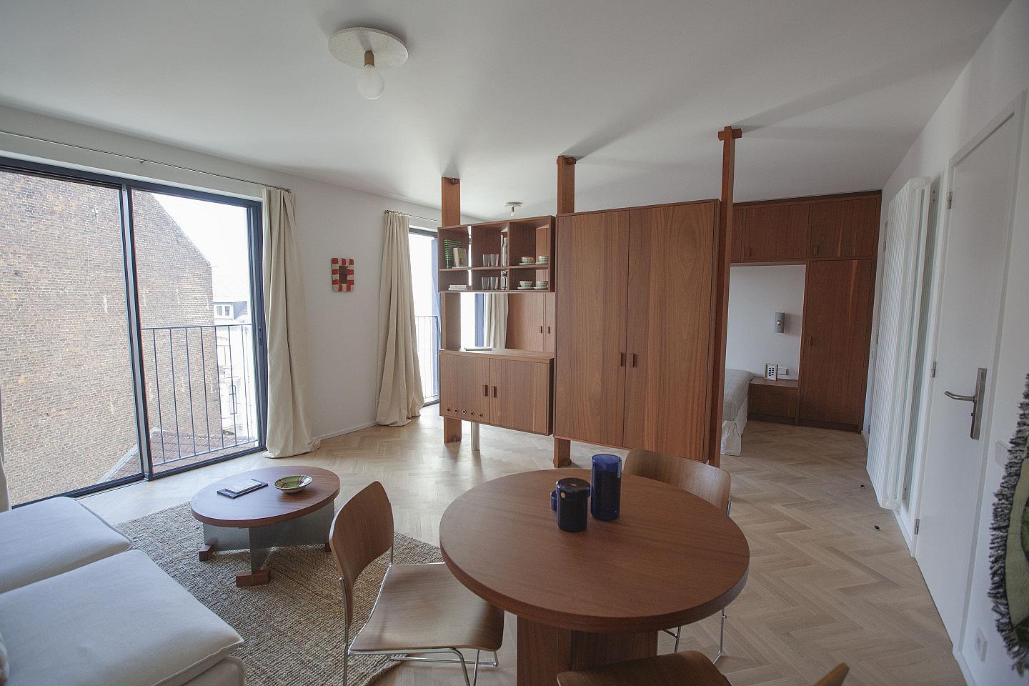 Suite 2 - 43