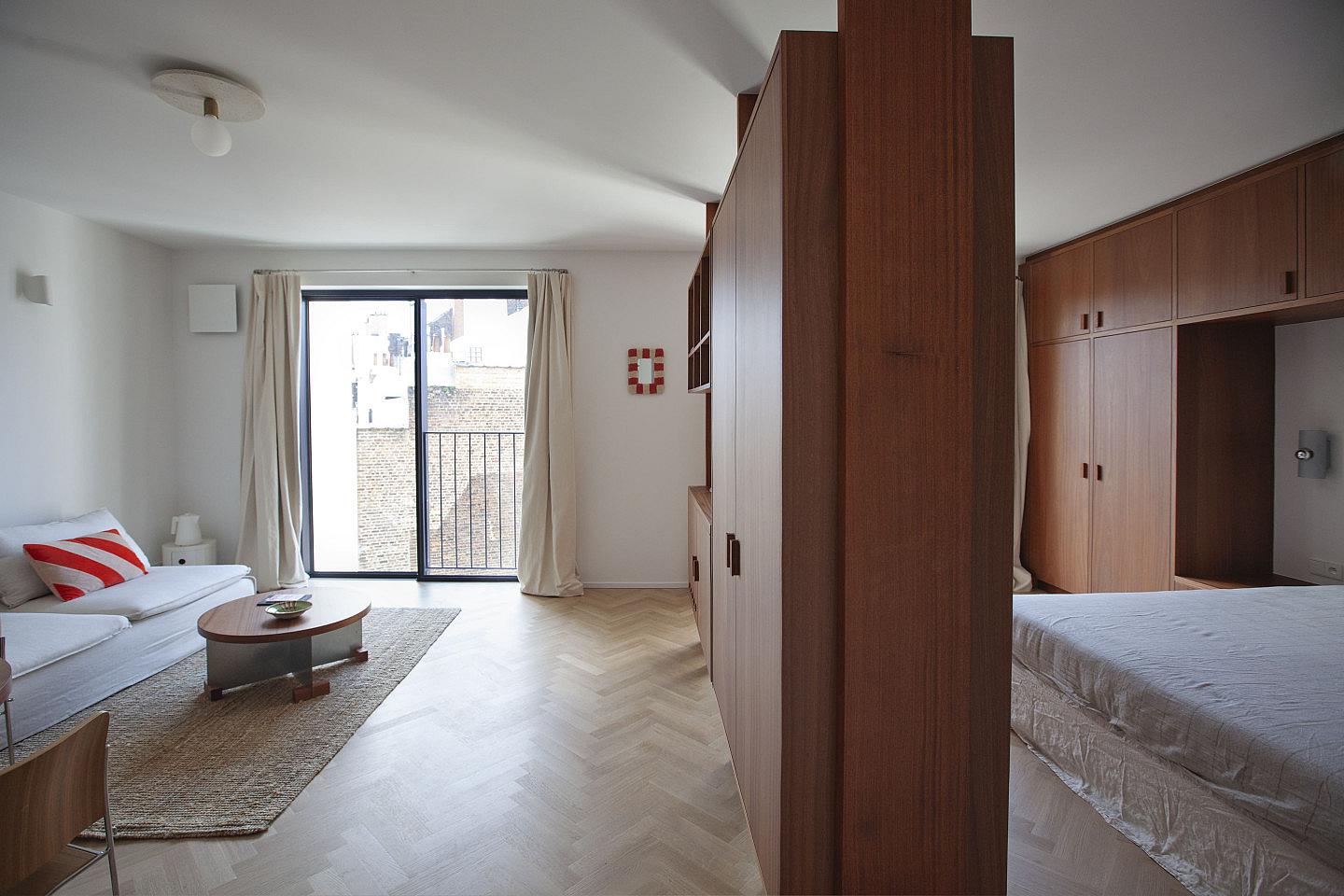 Suite 2 - 3