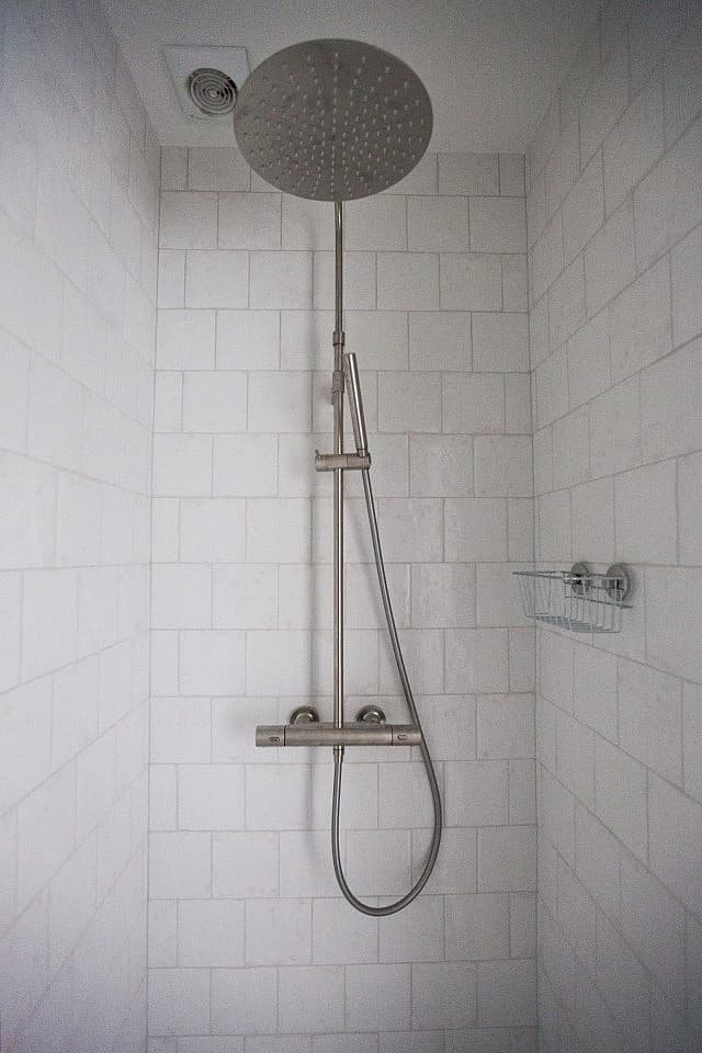 Suite 3 - 8