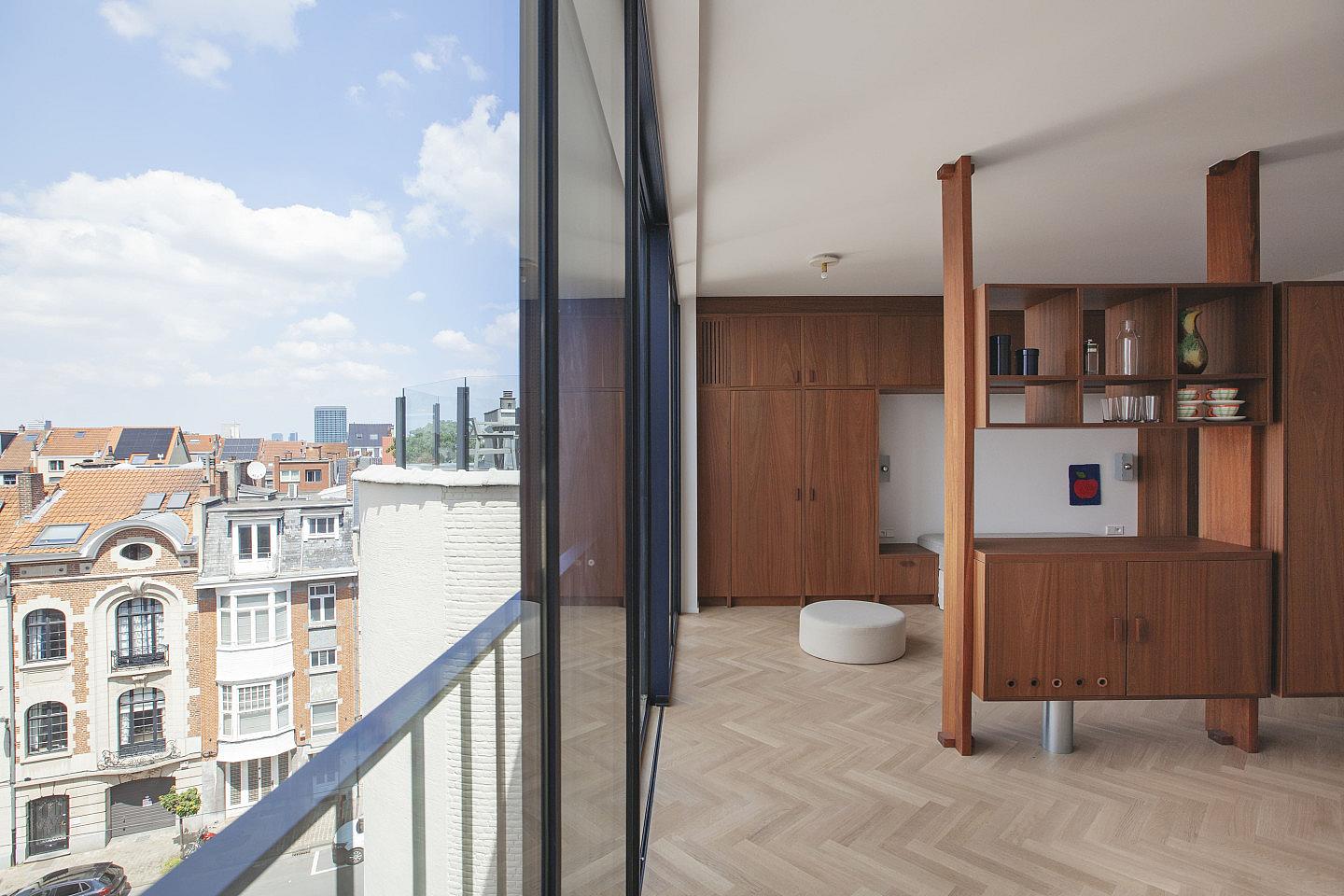 Suite 4 - 37