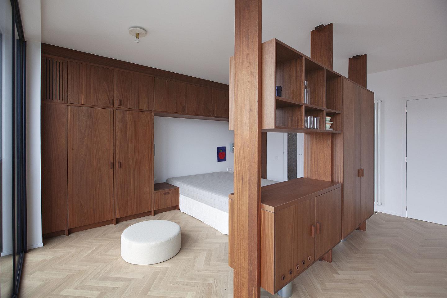 Suite 4 - 49