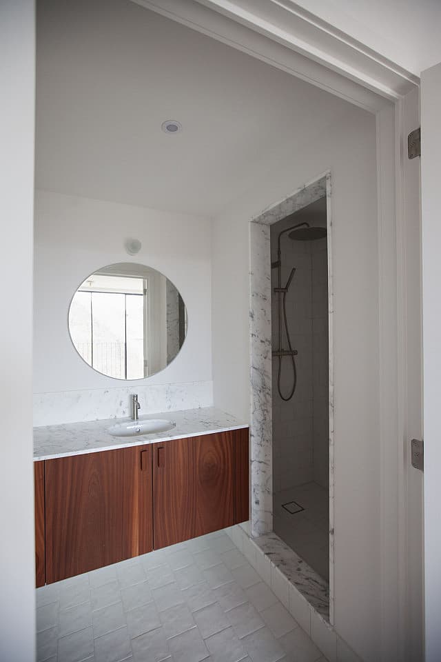 Suite 4 - 11