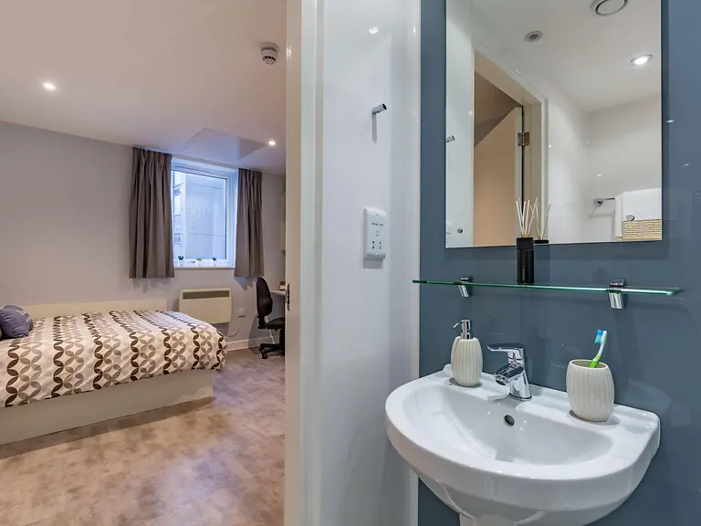 5 Bed Standard Studio - Mary Parker House - Gallery - 8