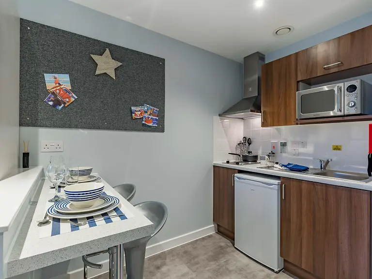 5 Bed Standard Studio - Mary Parker House - Gallery - 4