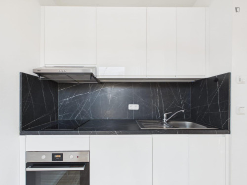 Unfurnished studio next to the Freie Universität Berlin