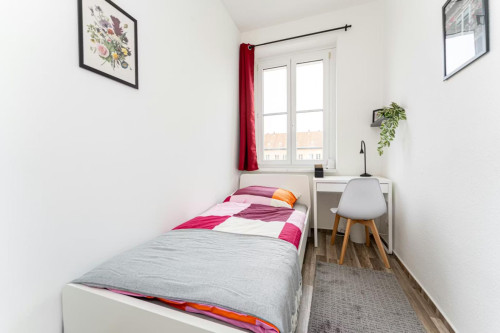 Neat single bedroom in Johannisthal