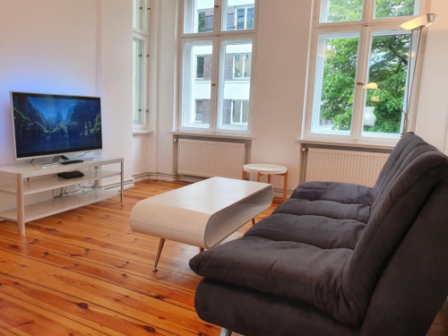 Very lovely 1 bedroom apartment in Weitlingkiez 