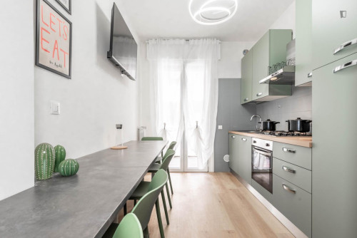 Ample single bedroom near the Padova train station