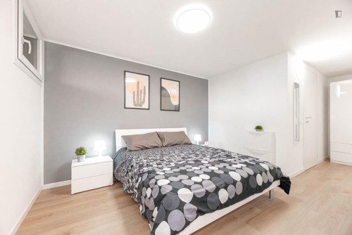 Attractive double bedroom near the Padova train station
