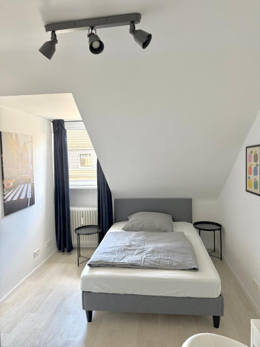 3 bedroom apartment in Düsseldorf Pempelfort