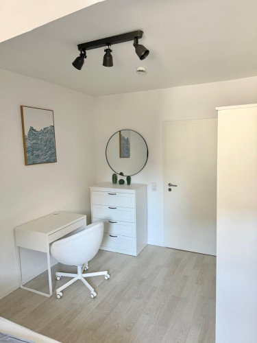 3 bedroom apartment in Düsseldorf Pempelfort