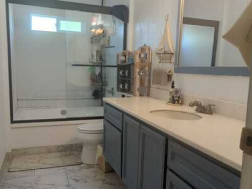 Private Entrance Furnished Room wit