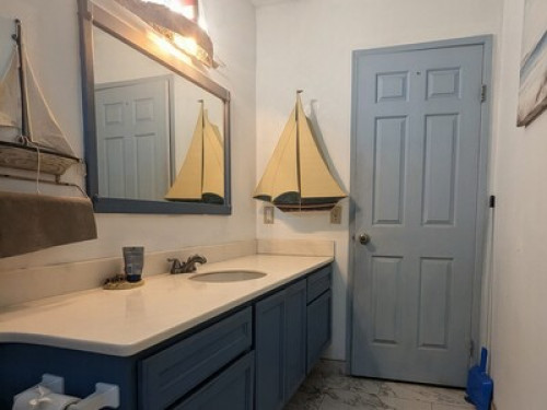 Private Entrance Furnished Room wit  - Gallery -  5