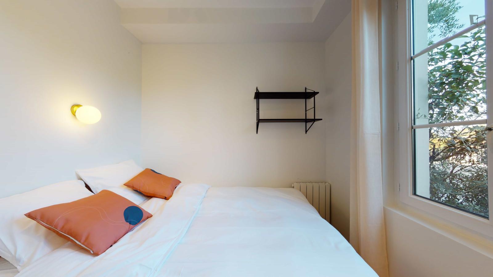  Inviting Single Ensuite Bedroom Near Château Des Mèches  -  Inviting single ensuite bedroom near Château des Mèches  - Gallery -  1