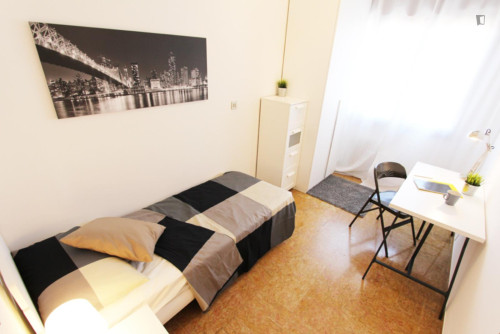 Lovely single bedroom near Venezia Mestre Olimpia station - Gallery - 4