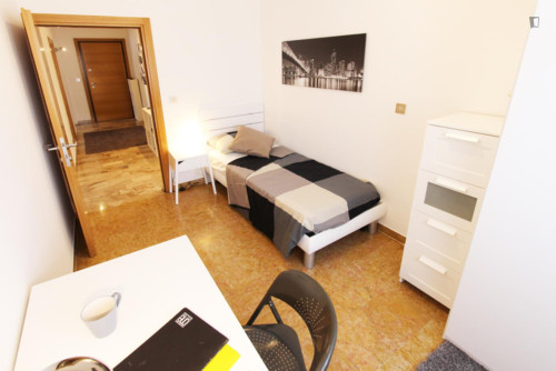 Lovely single bedroom near Venezia Mestre Olimpia station