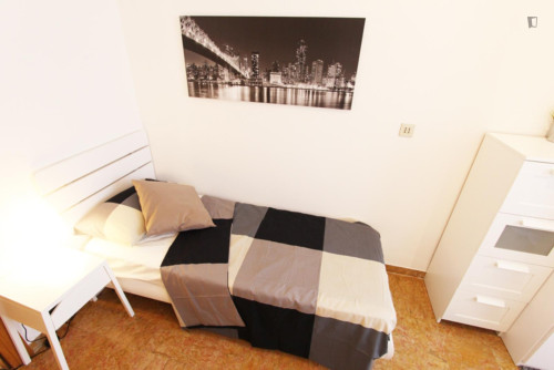 Lovely single bedroom near Venezia Mestre Olimpia station - Gallery - 2