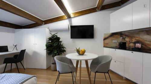 Studio near Faculdade de Belas Artes da Universidade do Porto - Gallery - 5