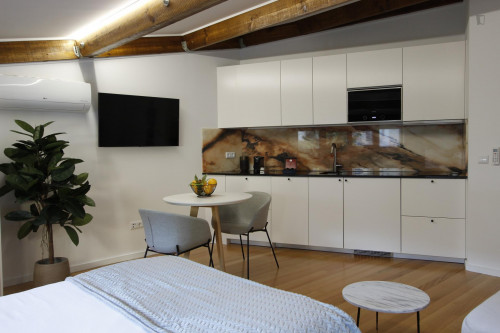 Studio near Faculdade de Belas Artes da Universidade do Porto - Gallery - 6