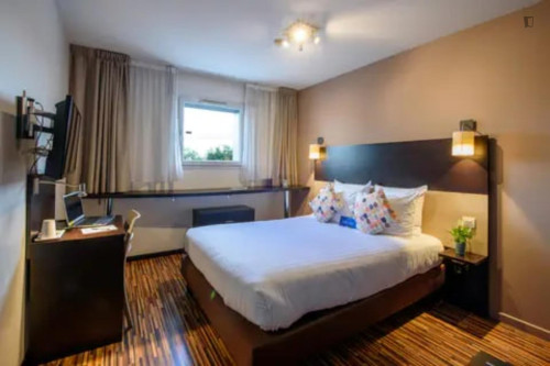 Exquisite studio nerar the Les Ramassiers train station