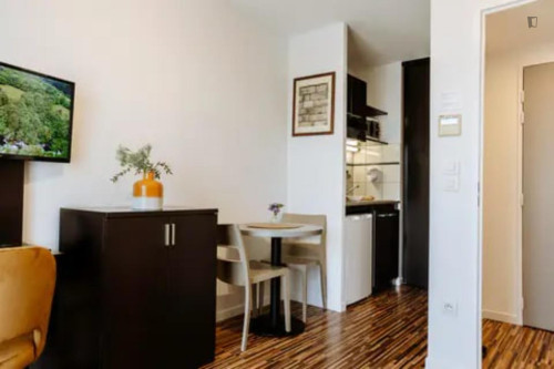 Tasteful 1-bedroom apartment near the Les Ramassiers train station