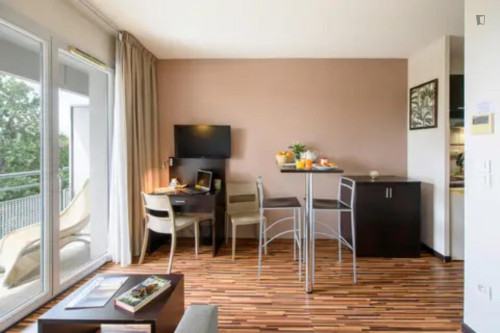 Tasteful 1-bedroom apartment near the Les Ramassiers train station