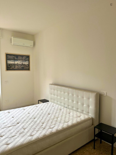 Double bedroom, with balcony, in 2-bedroom apartment