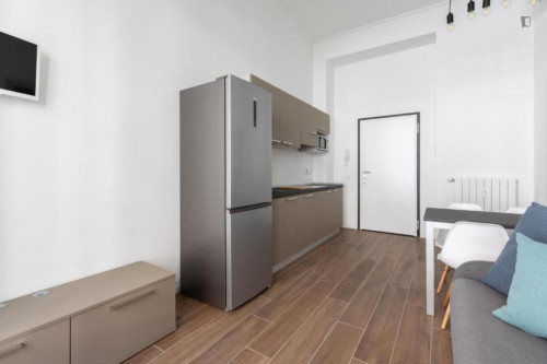 Comfortable double bedroom just a stone's throw from the central station