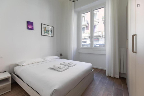 Comfortable double bedroom just a stone's throw from the central station